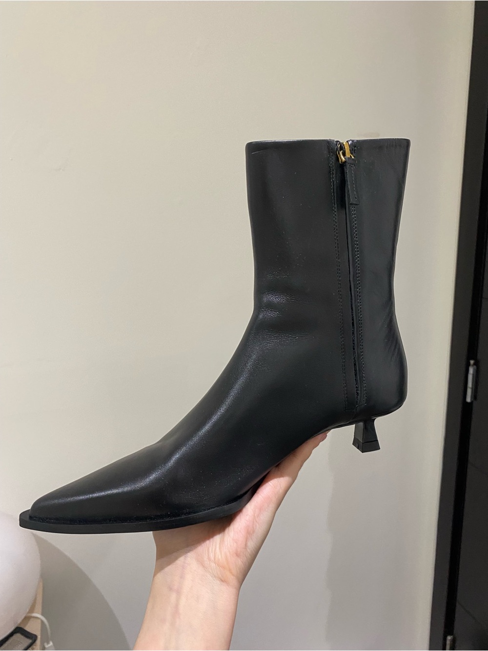 Massimo Dutti Black Leather Kitten Heel Pointed Ankle Boots - Picture 2 of 3